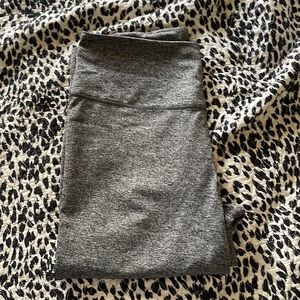 GrayVS capris size medium